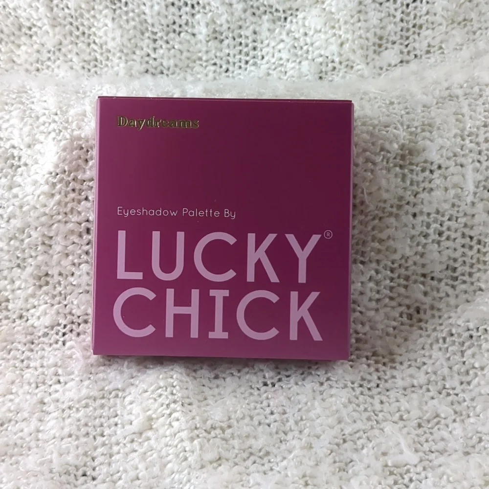 LUCKY CHICK Eyeshadow Palette in Daydreams, 6g/0.21oz